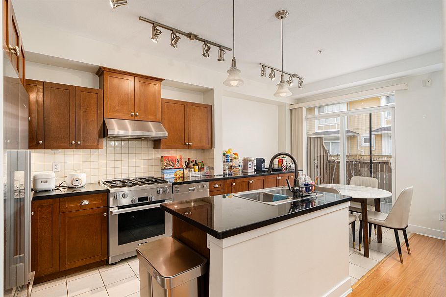 968 Westbury Walk Vancouver, BC - 9