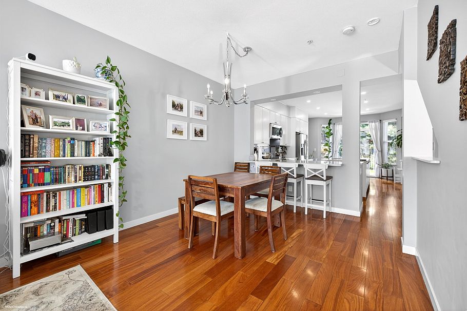 8527 Aquitania Place Vancouver, BC - 8