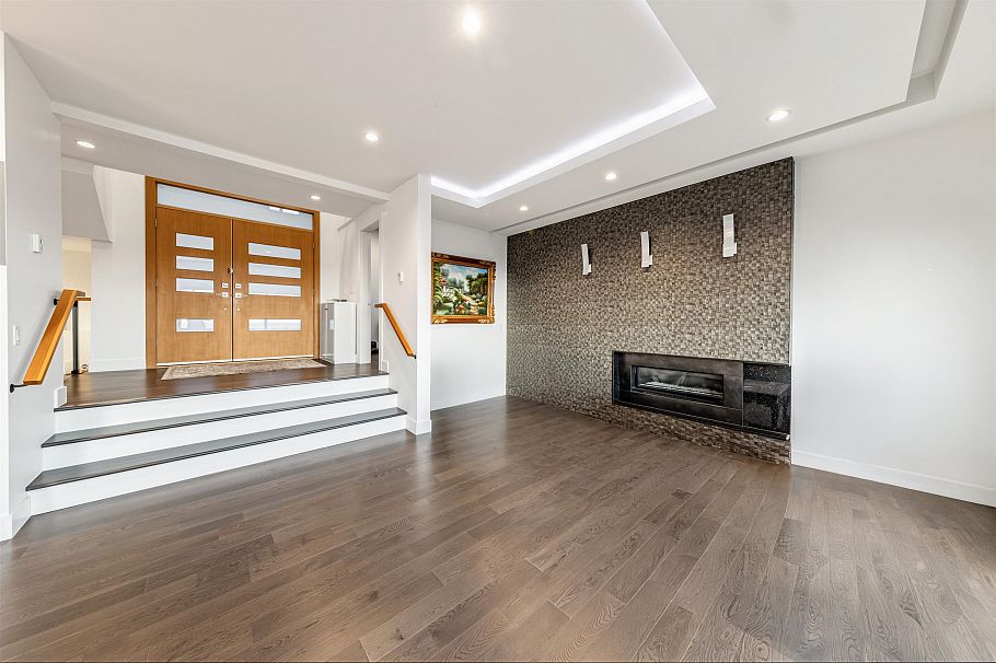 383 Newdale Street North Vancouver, BC - 27