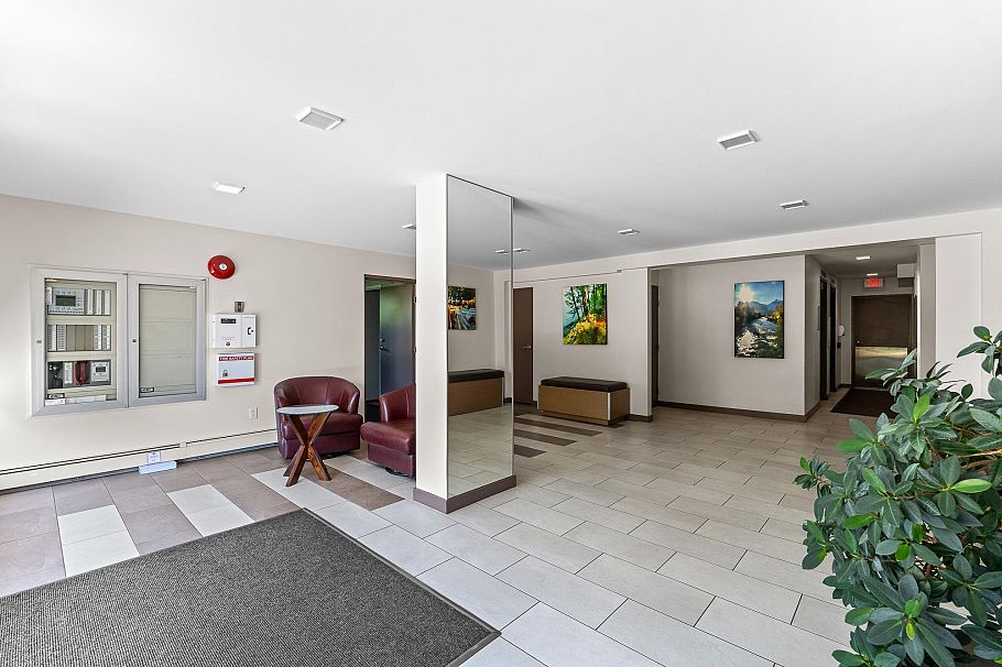 1104 140 E Keith Road North Vancouver, BC - 23
