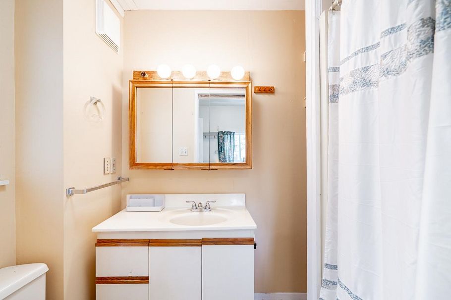 2720 W 24th Avenue Vancouver, BC - 18