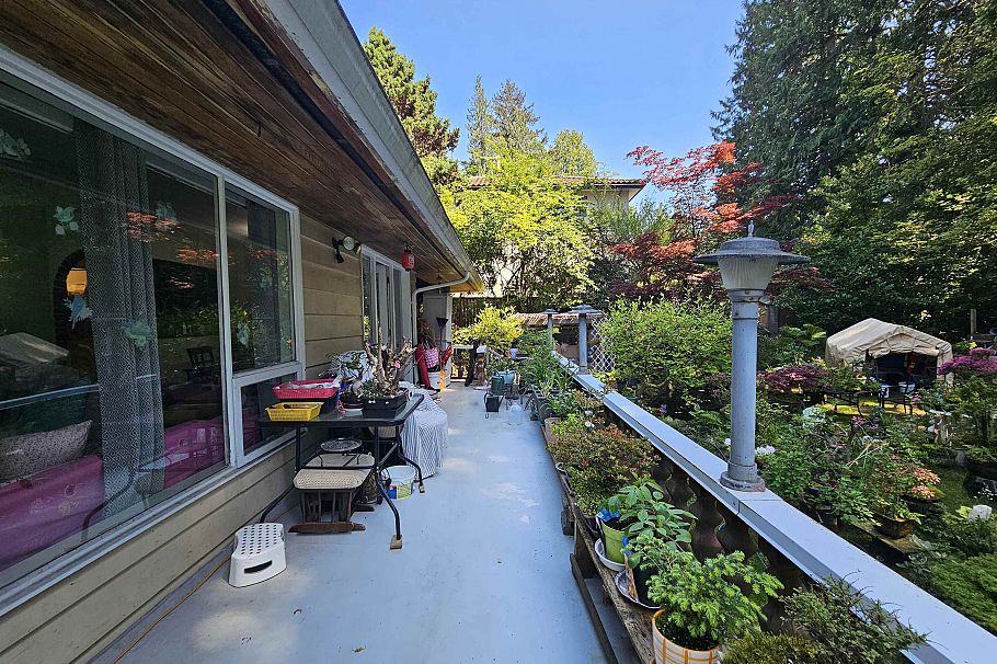 435 E Osborne Road North Vancouver, BC - 3