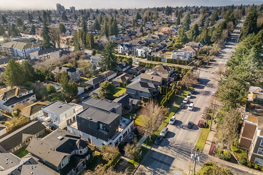 948 W 57th Avenue Vancouver, BC - 5