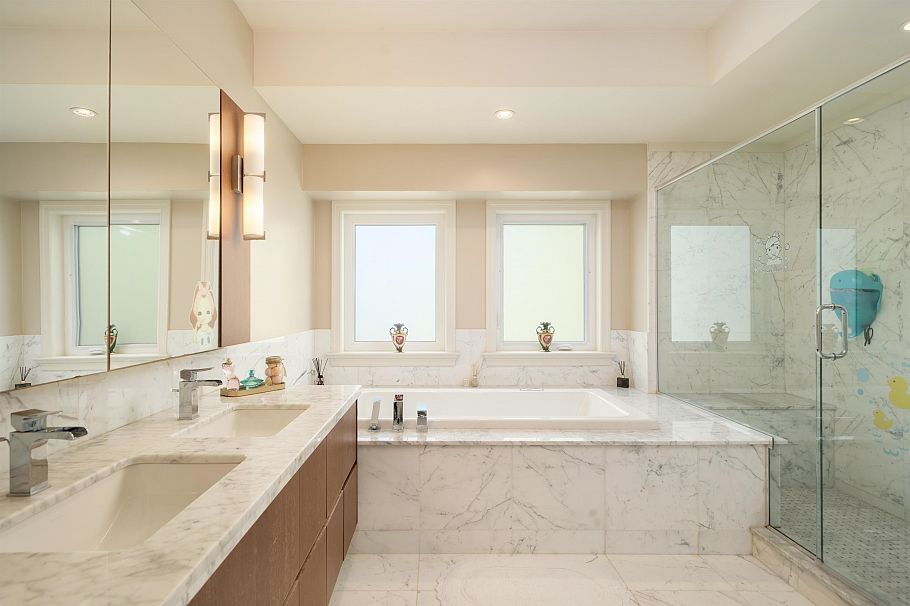 4103 W 11th Avenue Vancouver, BC - 18