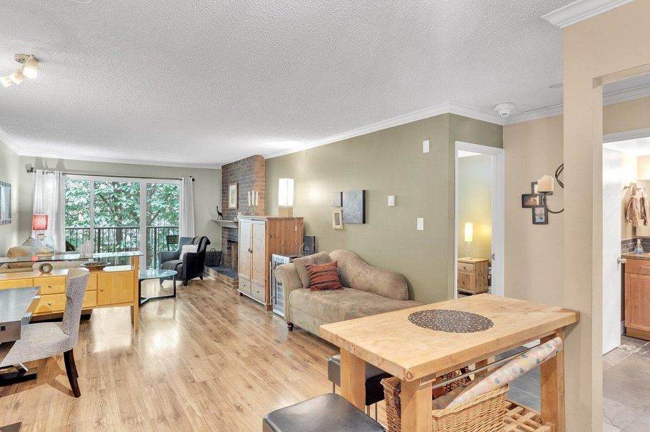 303 1234 Pendrell Street Vancouver, BC - 4