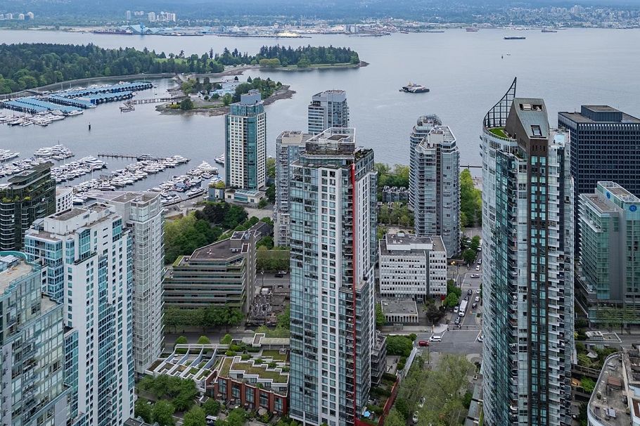 1602 1211 Melville Street Vancouver, BC - 2
