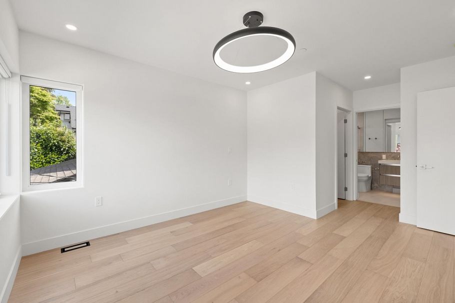2 625 E 24th Avenue Vancouver, BC - 16