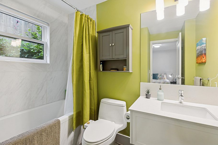2 244 E 5th Street North Vancouver, BC - 17