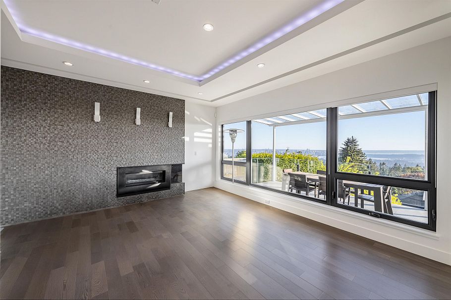 383 Newdale Street North Vancouver, BC - 10