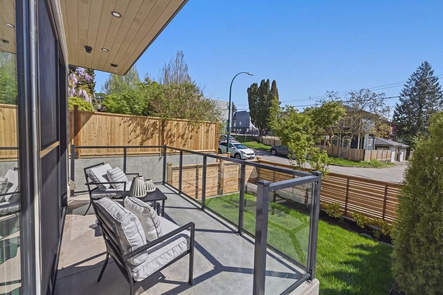 1 625 E 24th Avenue Vancouver, BC - 2