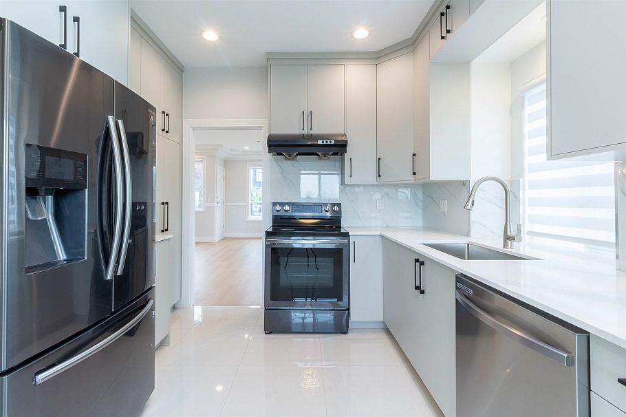 392 E 63rd Avenue Vancouver, BC - 7