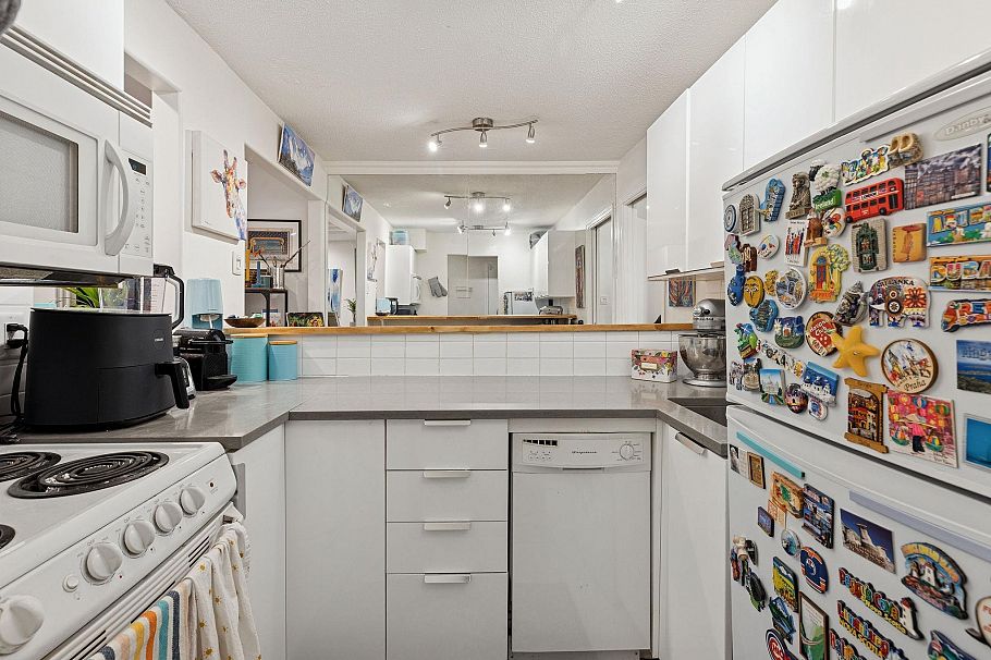 107 350 E 5th Avenue Vancouver, BC - 9