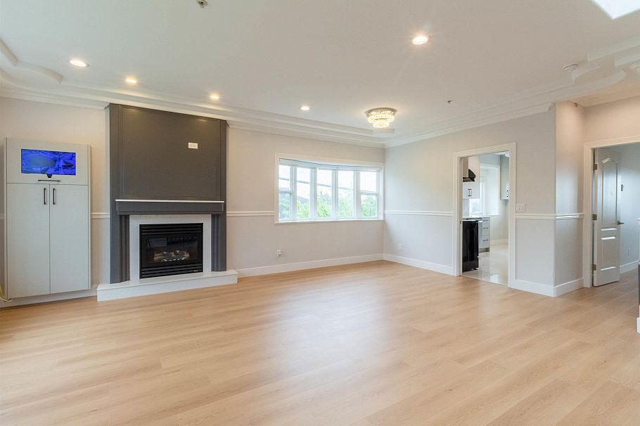 392 E 63rd Avenue Vancouver, BC - 3