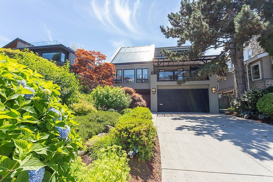 4468 W 1st Avenue Vancouver, BC - 1