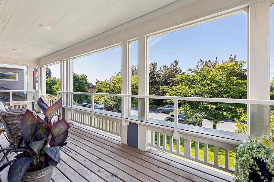 1 & 2 244 E 5th Street North Vancouver, BC - 32