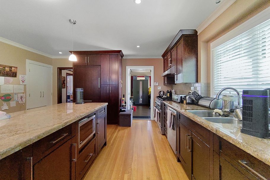3521 W 39th Avenue Vancouver, BC - 8