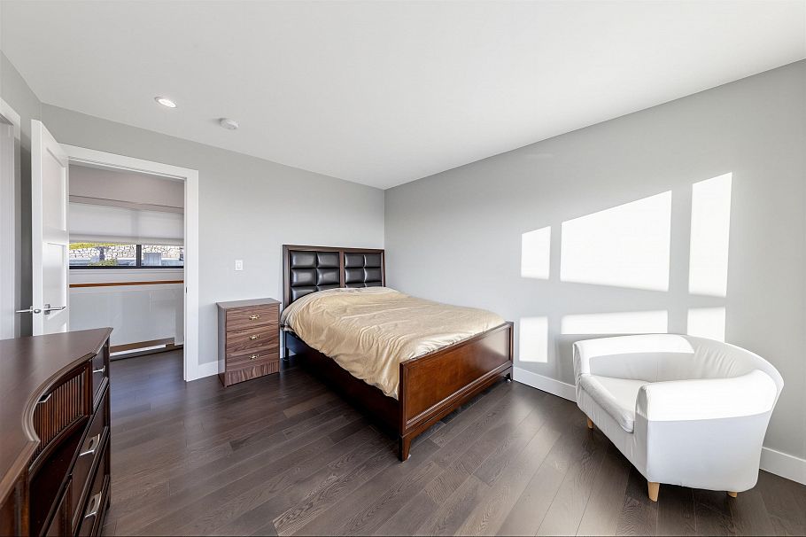 383 Newdale Street North Vancouver, BC - 21