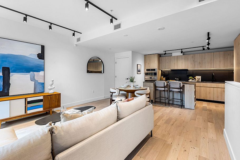 3956 Dumfries Street Vancouver, BC - 4