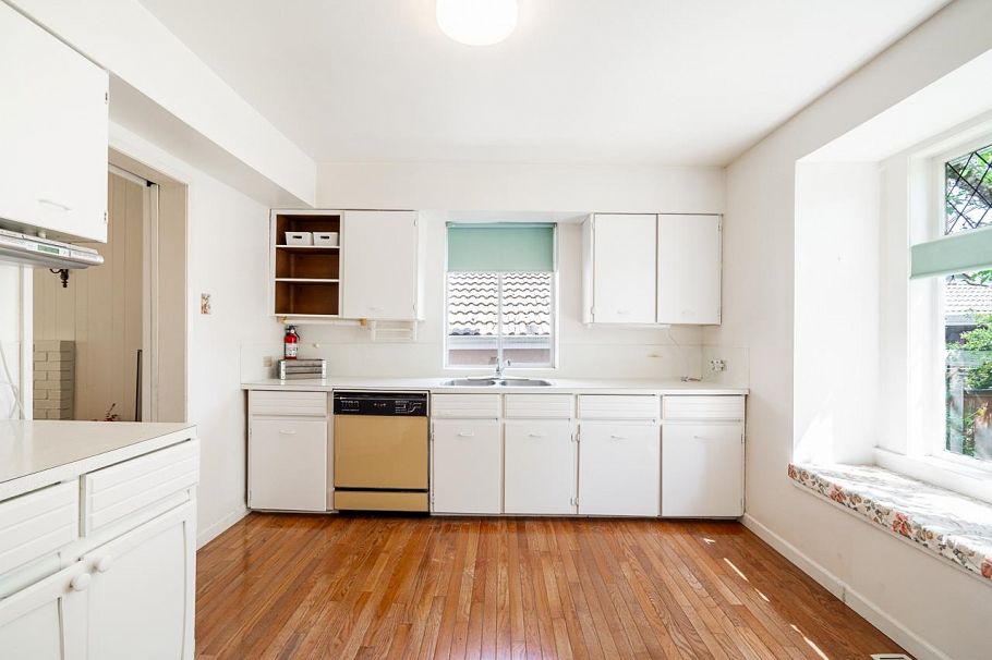 2720 W 24th Avenue Vancouver, BC - 13