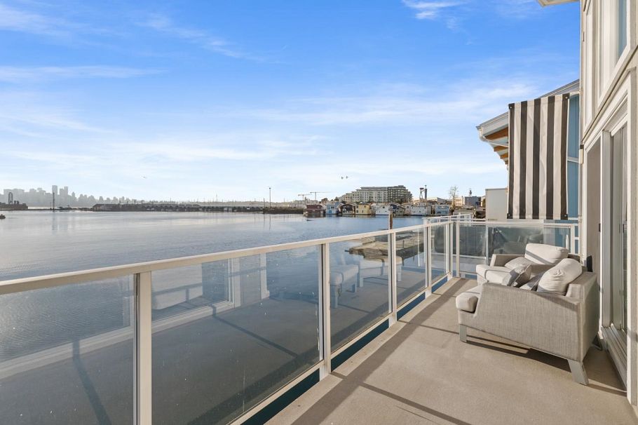 20 415 W Esplanade Avenue North Vancouver, BC - 12