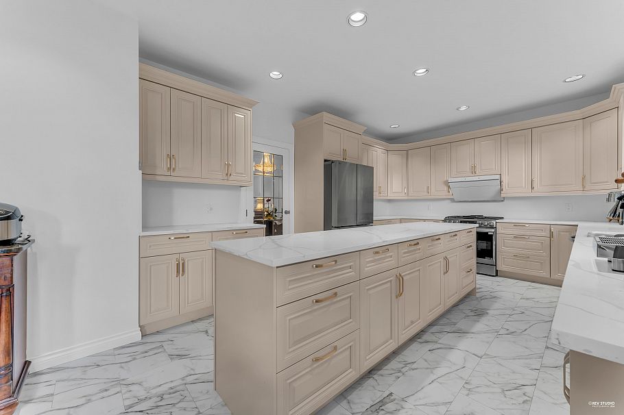 6835 Heather Street Vancouver, BC - 3