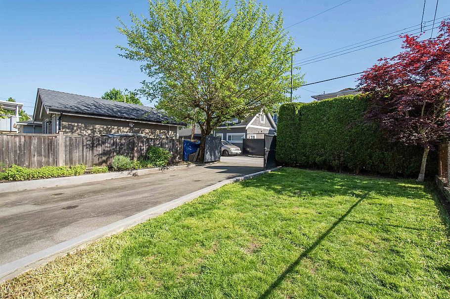 2248 Graveley Street Vancouver, BC - 38