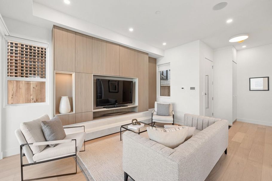 2 625 E 24th Avenue Vancouver, BC - 5