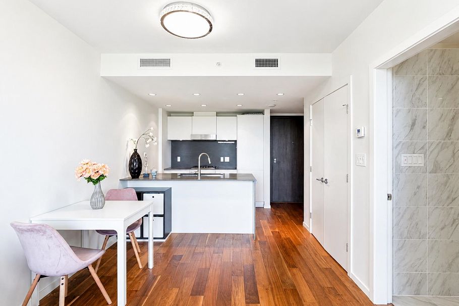 907 8488 Cornish Street Vancouver, BC - 3