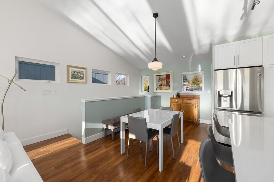 20 415 W Esplanade Avenue North Vancouver, BC - 7