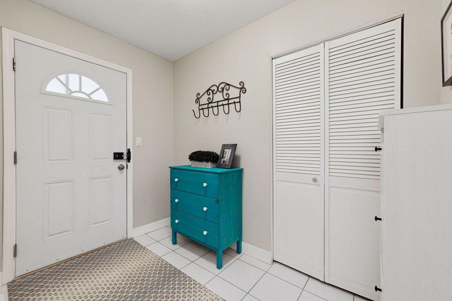 89 1052 Premier Street North Vancouver, BC - 2