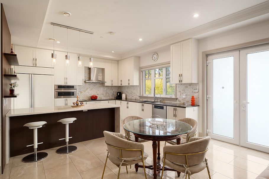 4103 W 11th Avenue Vancouver, BC - 10