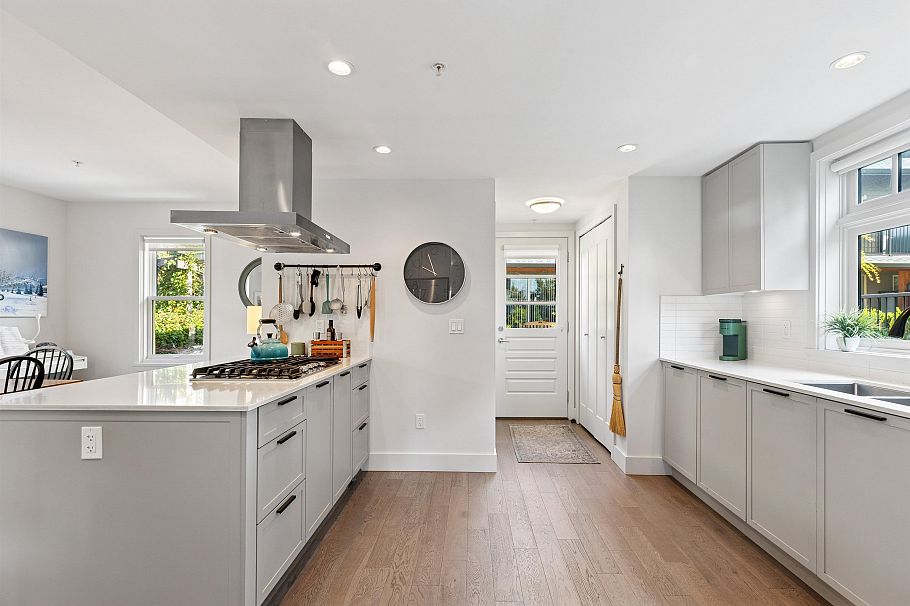 1 & 2 244 E 5th Street North Vancouver, BC - 9