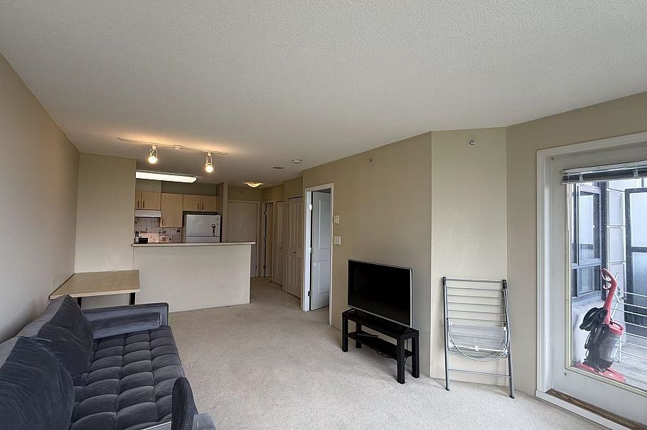 503 3520 CROWLEY DRIVE, Vancouver BC V5R 6G9 Vancouver, BC - 7