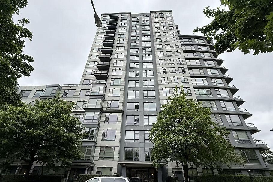 503 3520 CROWLEY DRIVE, Vancouver BC V5R 6G9 Vancouver, BC - 1