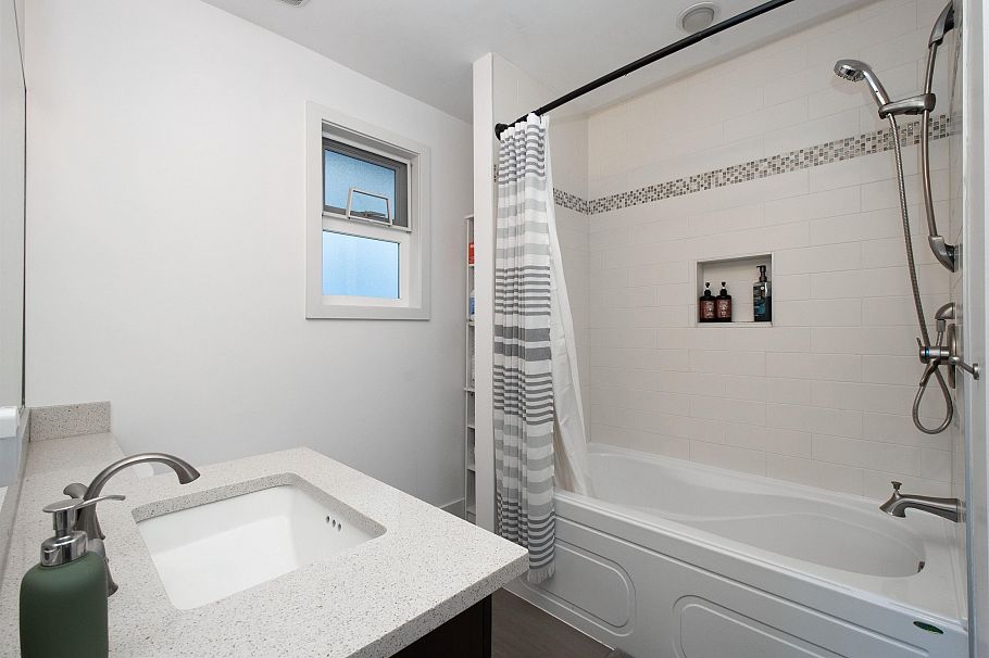 2248 Graveley Street Vancouver, BC - 22