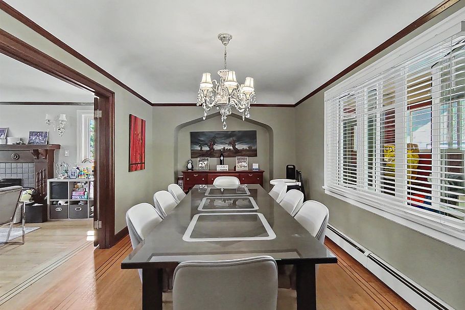 3521 W 39th Avenue Vancouver, BC - 4