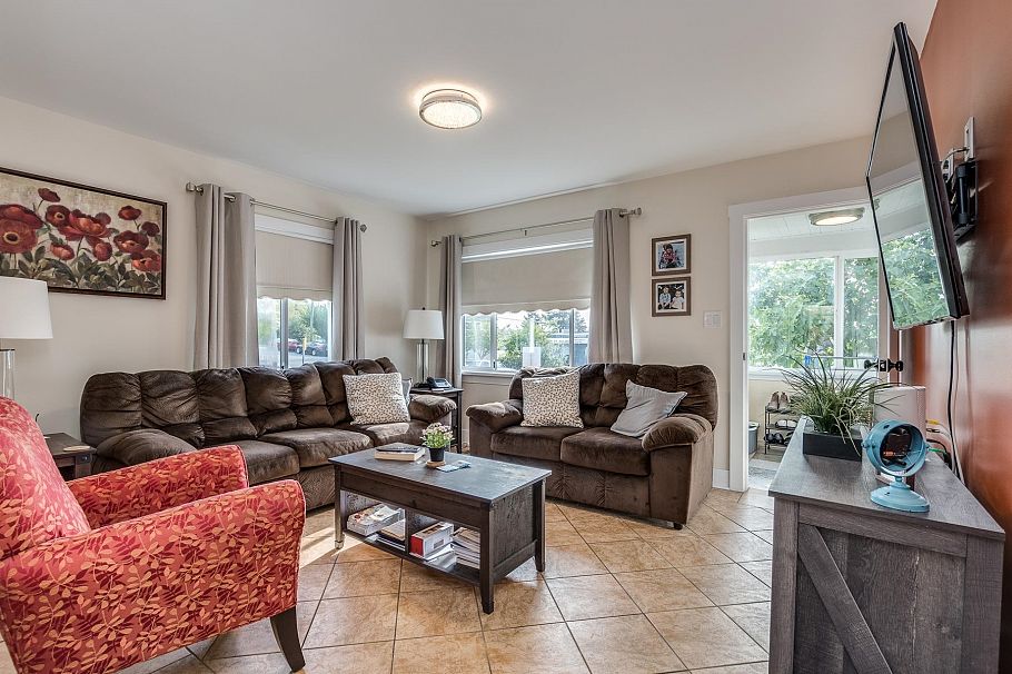 1276 Douglas Road Burnaby, BC - 2