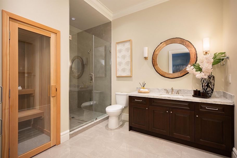 3955 W Broadway Vancouver, BC - 13