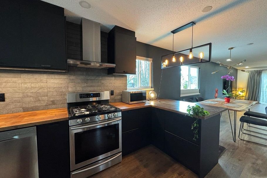 2790 W 12th Avenue Vancouver, BC - 5
