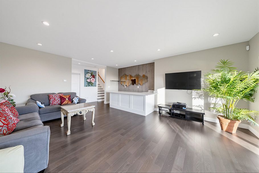 383 Newdale Street North Vancouver, BC - 18