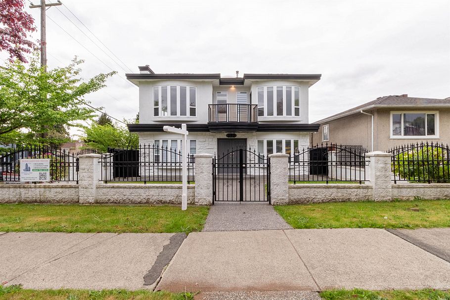 392 E 63rd Avenue Vancouver, BC - 1