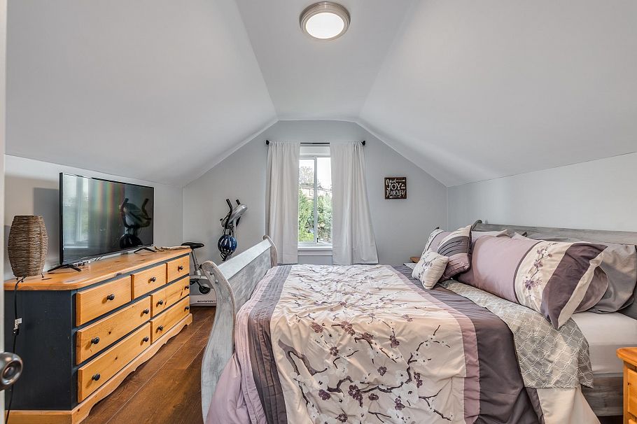 1276 Douglas Road Burnaby, BC - 9