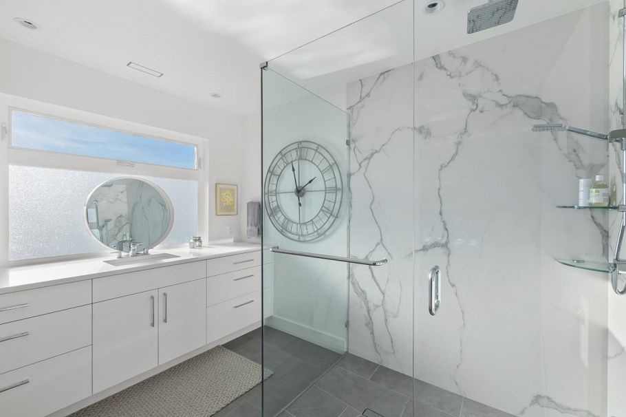 20 415 W Esplanade Avenue North Vancouver, BC - 19