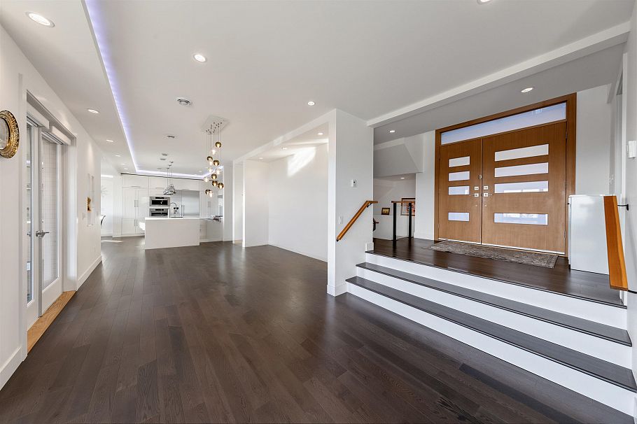 383 Newdale Street North Vancouver, BC - 15