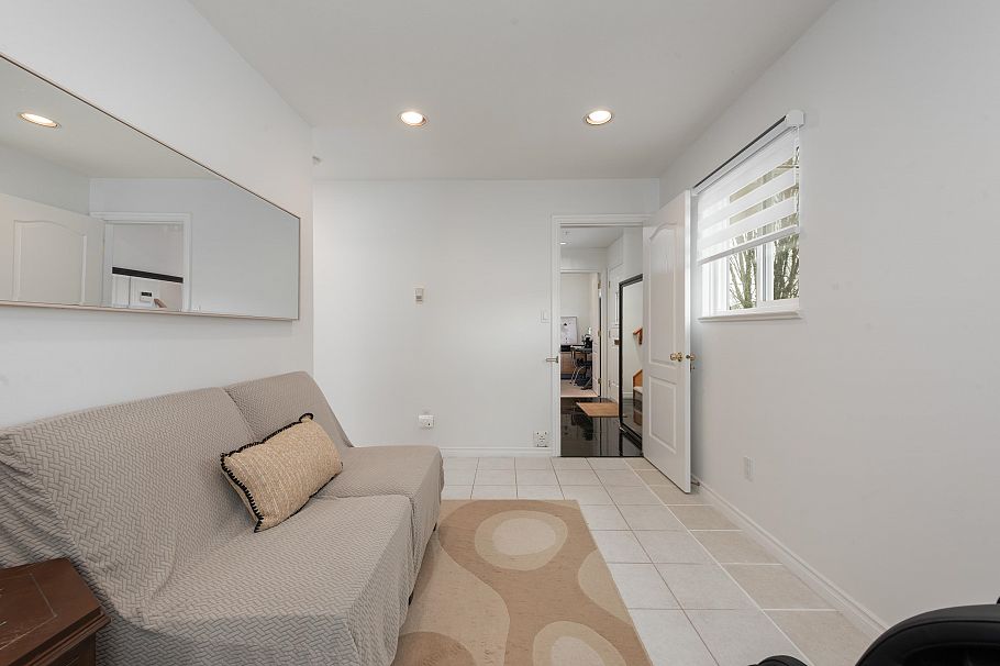 2423 E 4th Avenue Vancouver, BC - 26