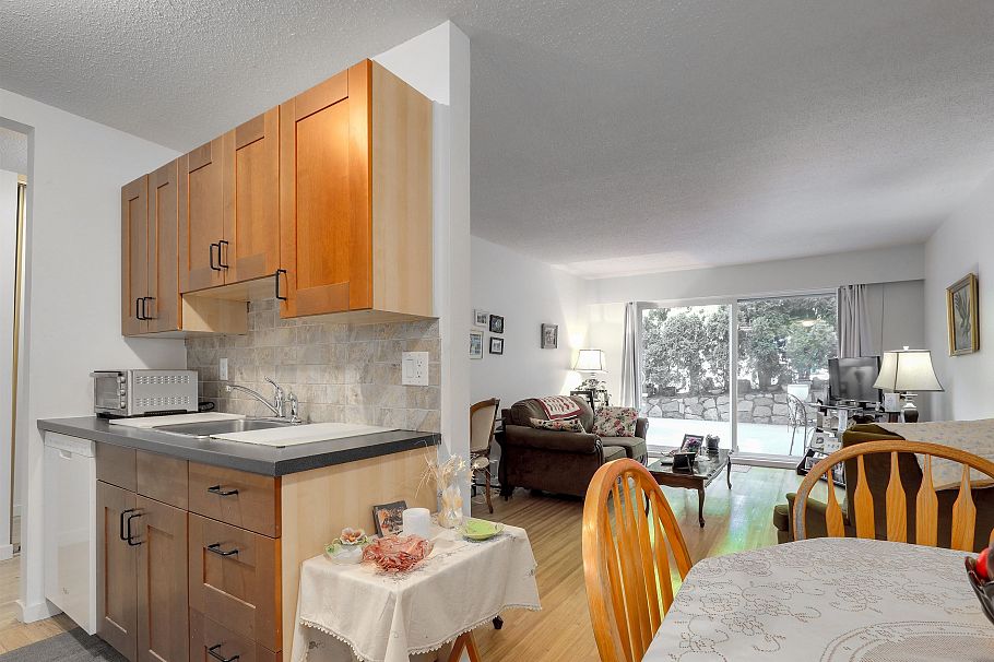104 135 W 21st Street North Vancouver, BC - 8