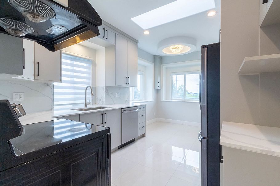 392 E 63rd Avenue Vancouver, BC - 9