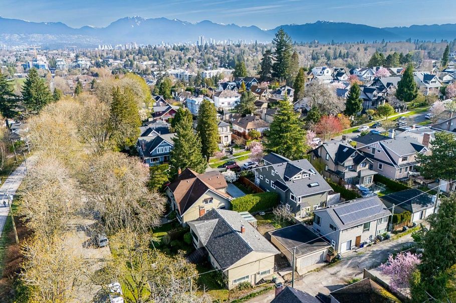 5240 East Boulevard Boulevard Vancouver, BC - 1
