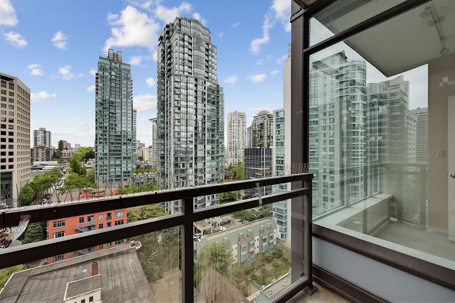 1602 1211 Melville Street Vancouver, BC - 23