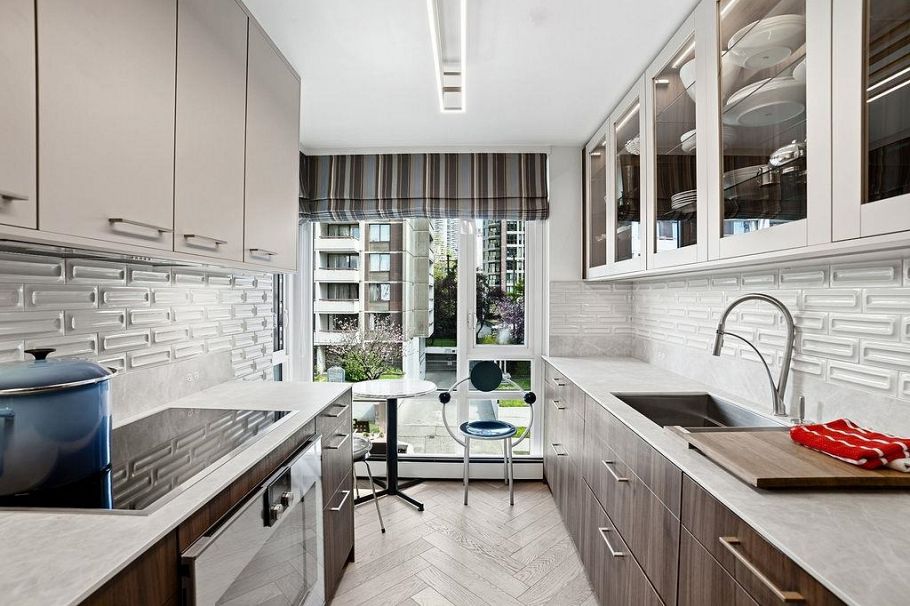 403 1020 Harwood Street Vancouver, BC - 2